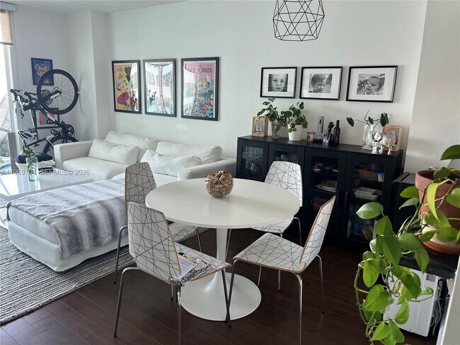 Foto del edificio - 1800 N Bayshore Dr