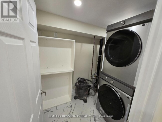 Building Photo - 66 Morrison Crescent