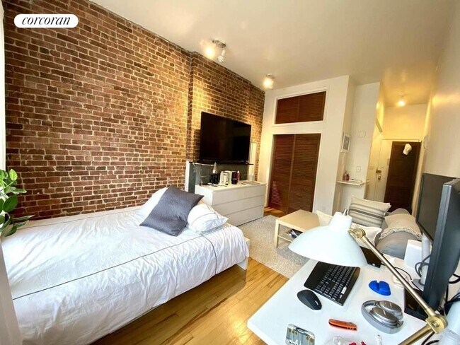 Building Photo - 101 W 73rd St