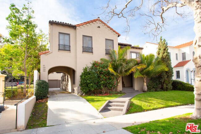 Building Photo - 153 N Arnaz Dr