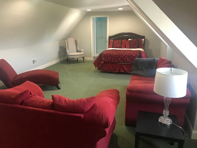 Loft Studio Bedroom/Living Room Combo - 343 Hillview Drive
