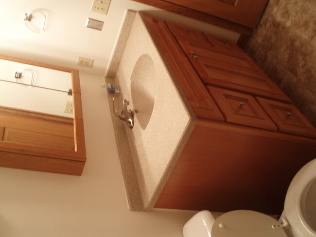 Building Photo - 1012 10th Ave N