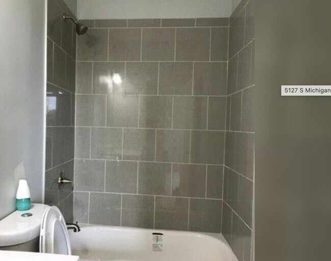 Building Photo - 5127 S Michigan Ave