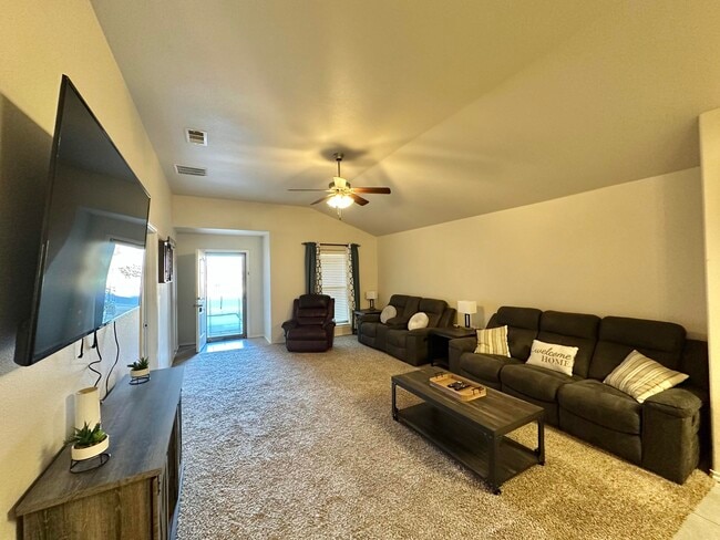 Building Photo - 10411 Valencia Ave