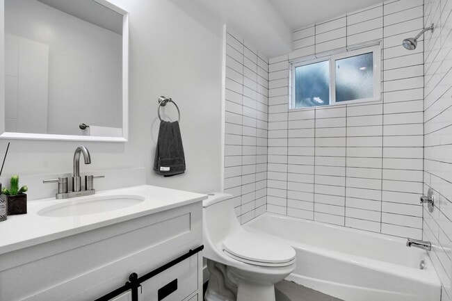 Photo - 163 S Burlington Ave Apartment