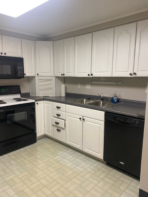 Building Photo - 2448 Mustang Dr