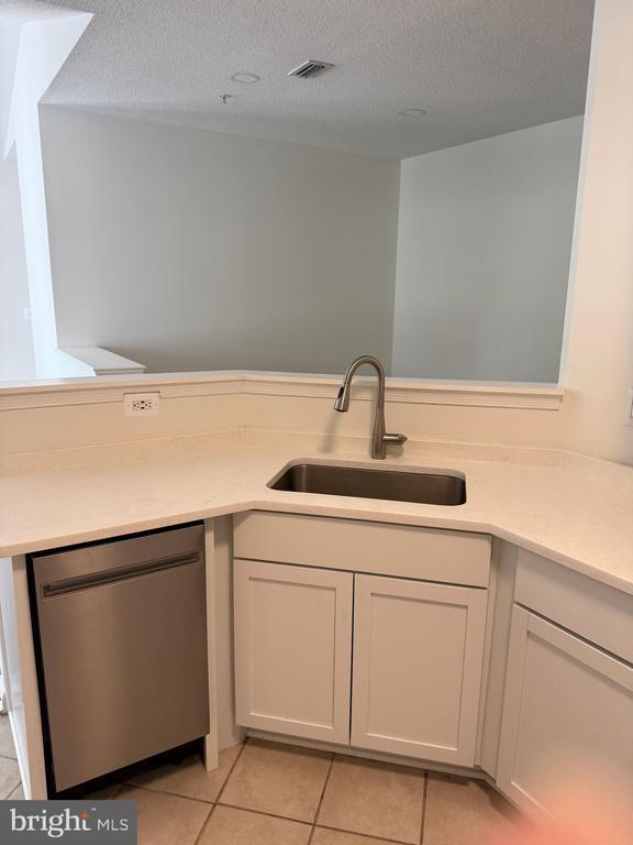 Foto del edificio - 1704 Lake Shore Crest Dr