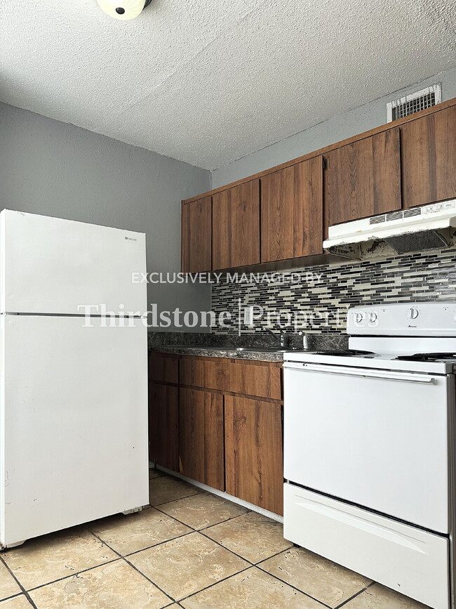 Foto del edificio - 1819 W 6th St