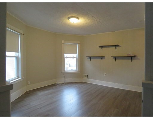 Primary Photo - 23 Wentworth Pl