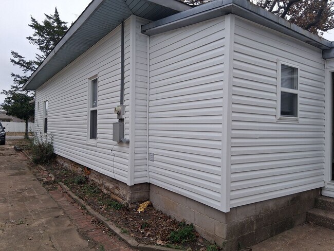 Foto del edificio - Stunning 4-Bedroom Renovated Home in Sapulpa