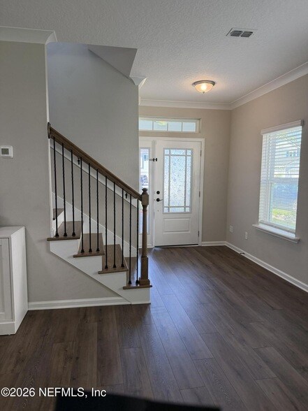Building Photo - 323 Holly Forest Dr