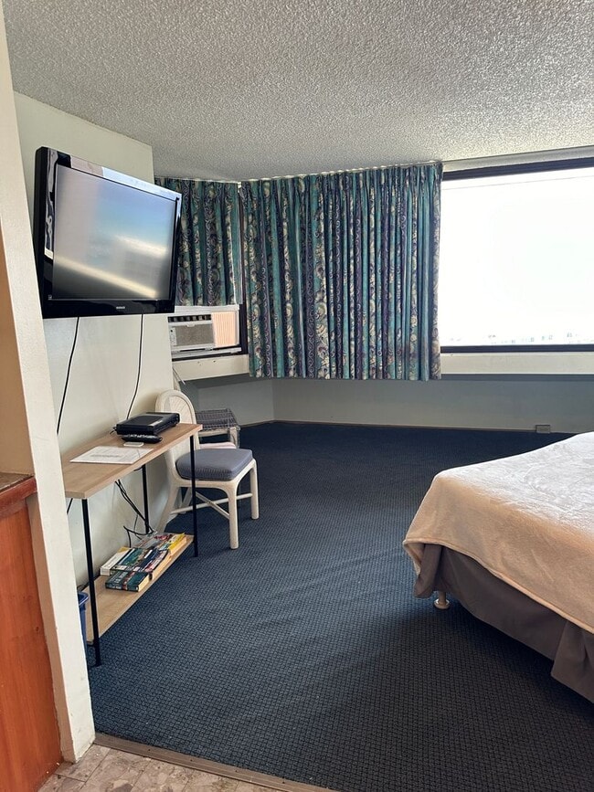Photo - Waikiki Marina Studio with Ocean Views Apartment