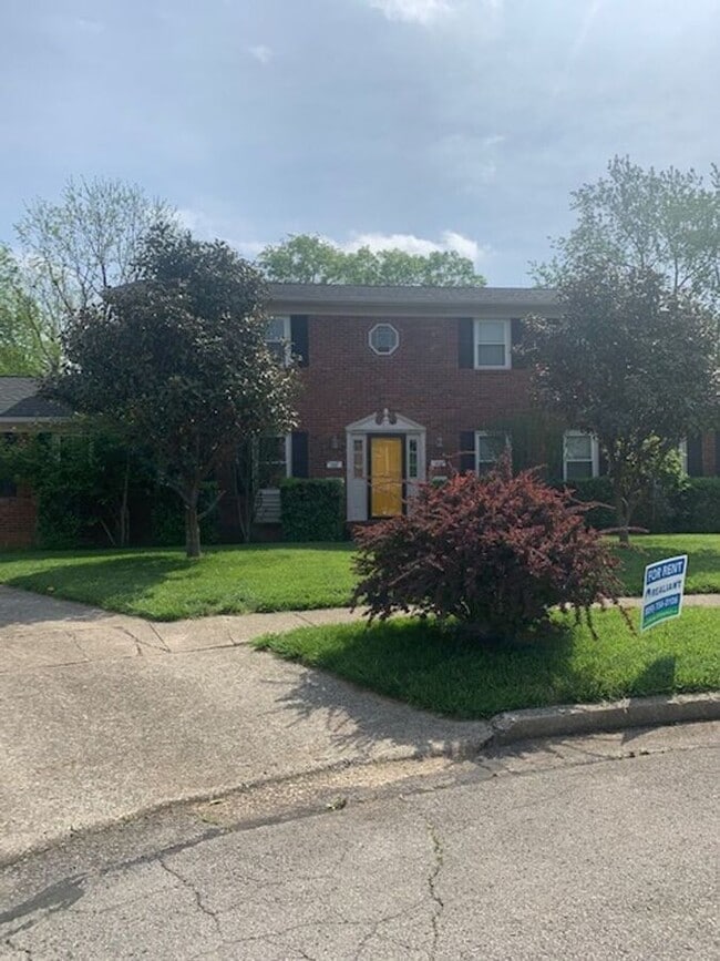 Building Photo - 215 Medlock Rd