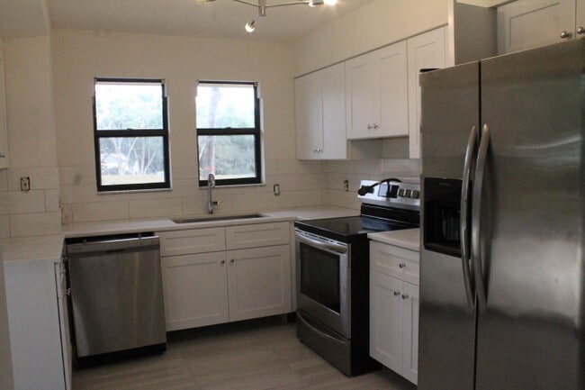 Building Photo - 2322 SE Saint Lucie Blvd