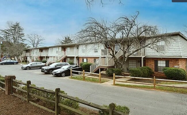 Foto del edificio - 3812 Country Club Rd