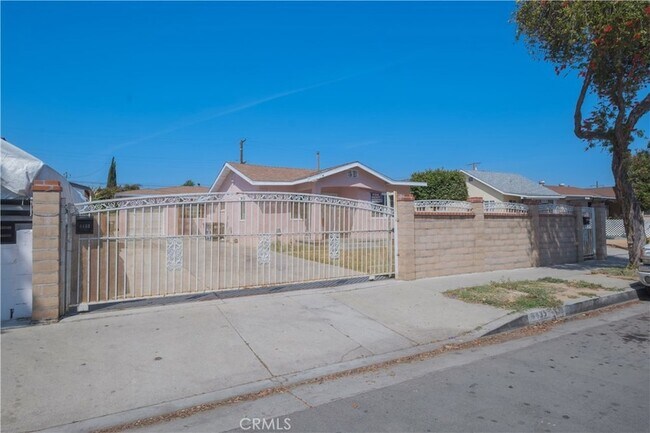 Foto del edificio - 4435 Triggs St