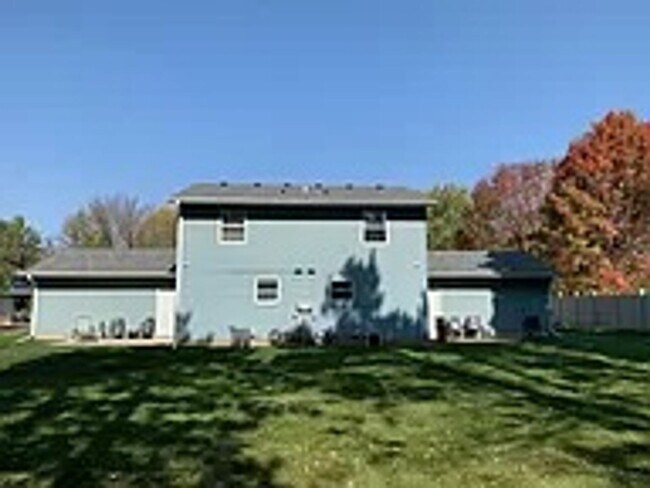 Foto del edificio - Southside Duplex on a Quiet Residential Street