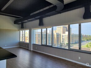 Building Photo - 105 N 31st Ave