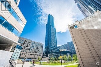 Building Photo - 386-4386 Yonge St