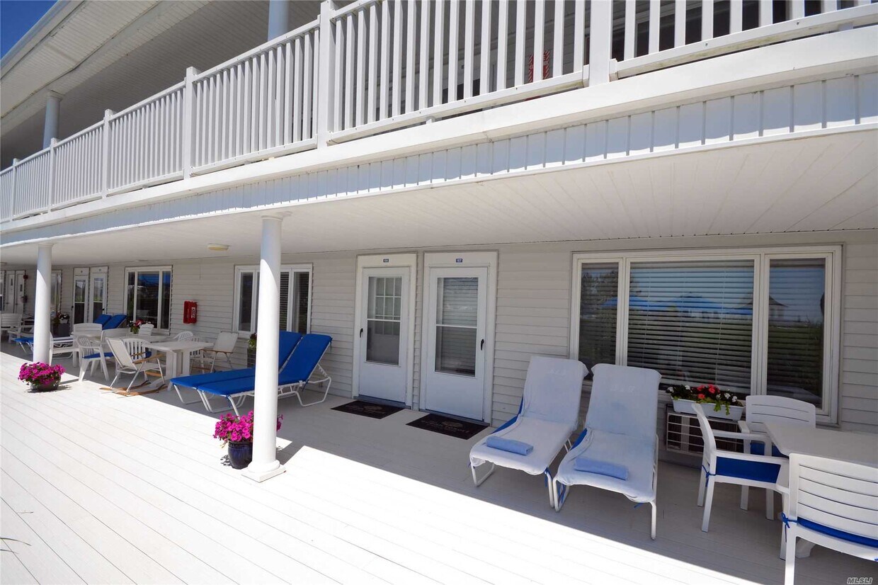 Primary Photo - 231 Dune Rd