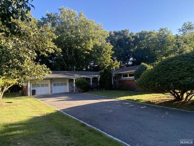 Building Photo - 78 Venus Dr