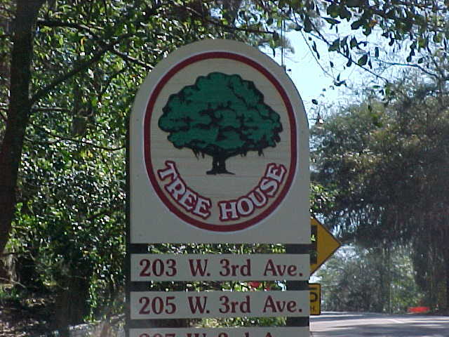Foto principal - 228 W 2nd Ave