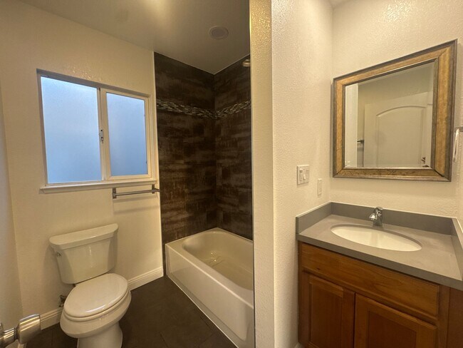 Foto del edificio - 2685 Havenscourt Boulevard-$20