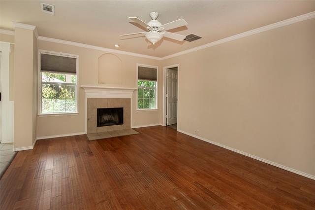 Foto del edificio - 4512 Blue Jay Ln