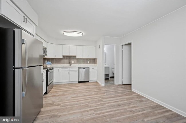 Building Photo - 608 Whitpain Hills