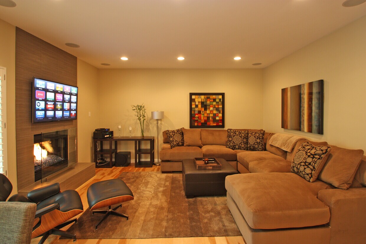 Foto principal - 10535 Ashton Ave