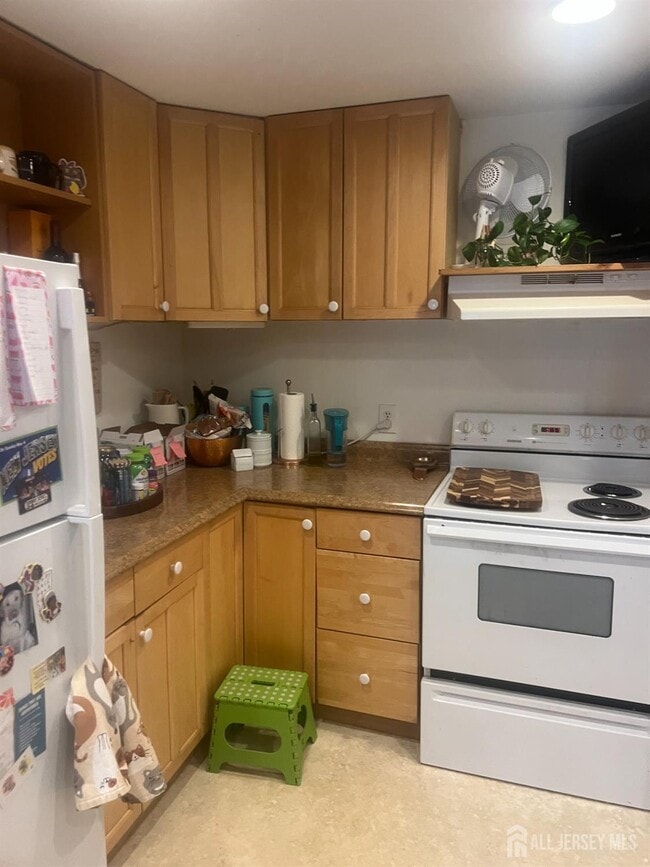 Building Photo - 463 Main St