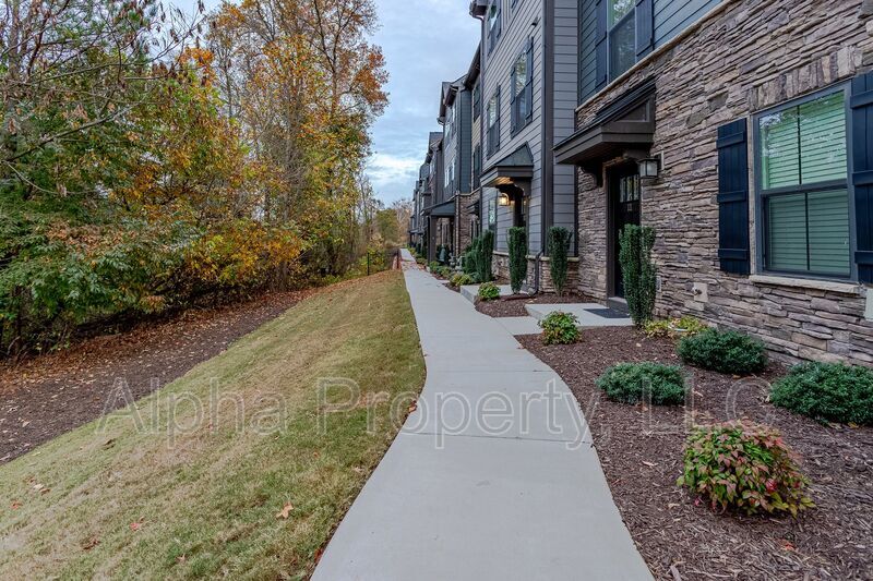 Foto principal - 120 Rollins Ave