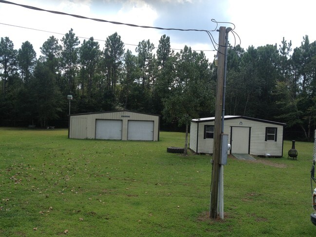Building Photo - 22099 E Bradis Rd