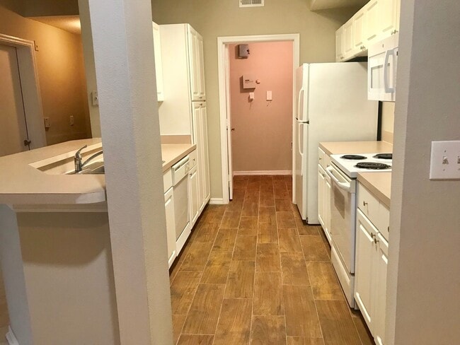 Building Photo - THE PALMS CONDO IN METROWEST