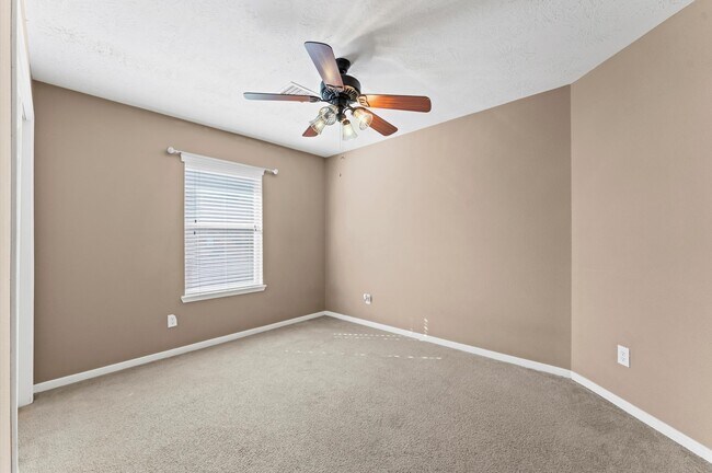 Foto del edificio - 15107 Summer Sunset Dr