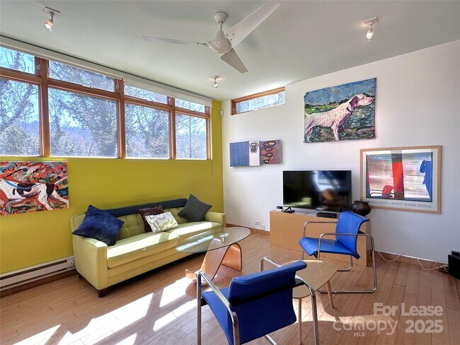 Foto del edificio - 130 Biltmore Ave