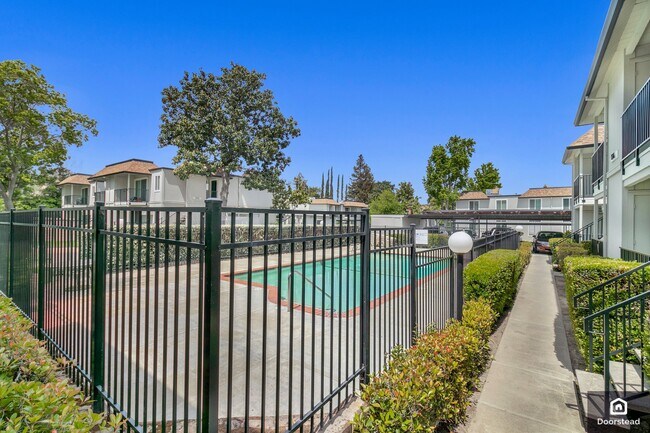 Building Photo - 1586 Sunnyvale Ave