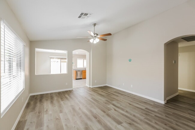 Foto del edificio - 21138 N 92nd Ln