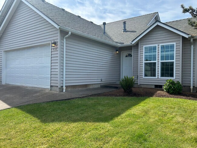 Foto del edificio - 938-940 Boardwalk Ave. NE
