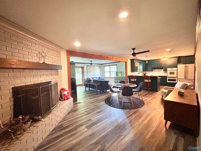 Foto del edificio - 7604 Teal Dr SW