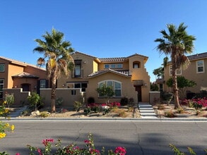 Building Photo - 52273 Rosewood Ln