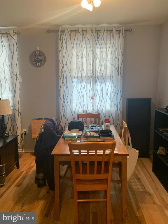 Foto del edificio - 9860 Garvey Dr