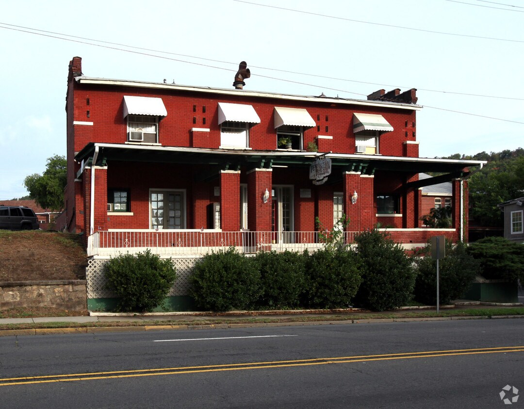 Foto del edificio - 1028 Central Ave