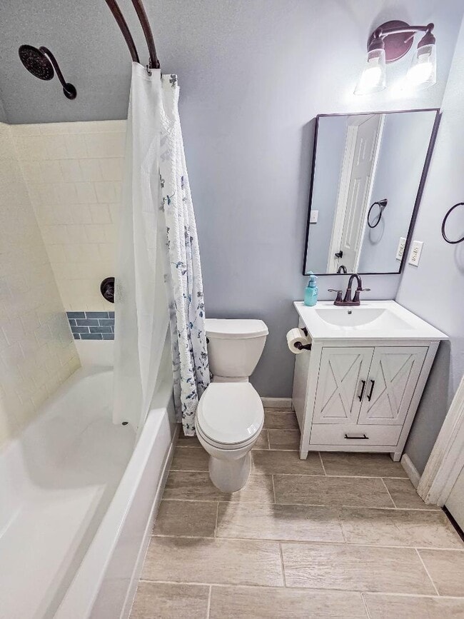 Foto del edificio - 5121 Beaugregory Ct