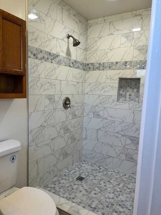 Foto del edificio - 6852 Rockland St