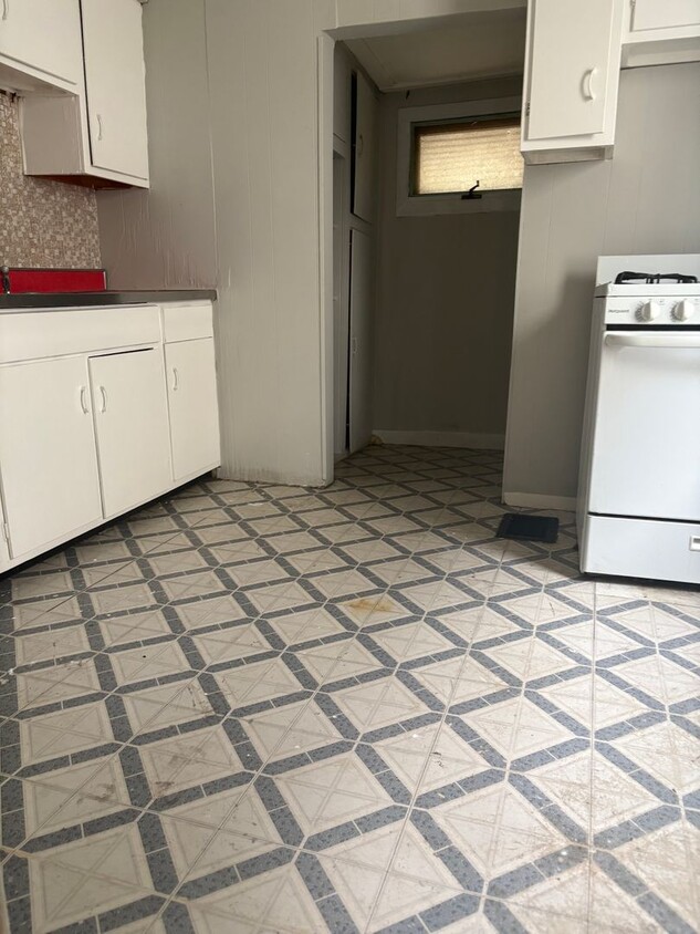 Foto del edificio - 5-Bedroom Single Family