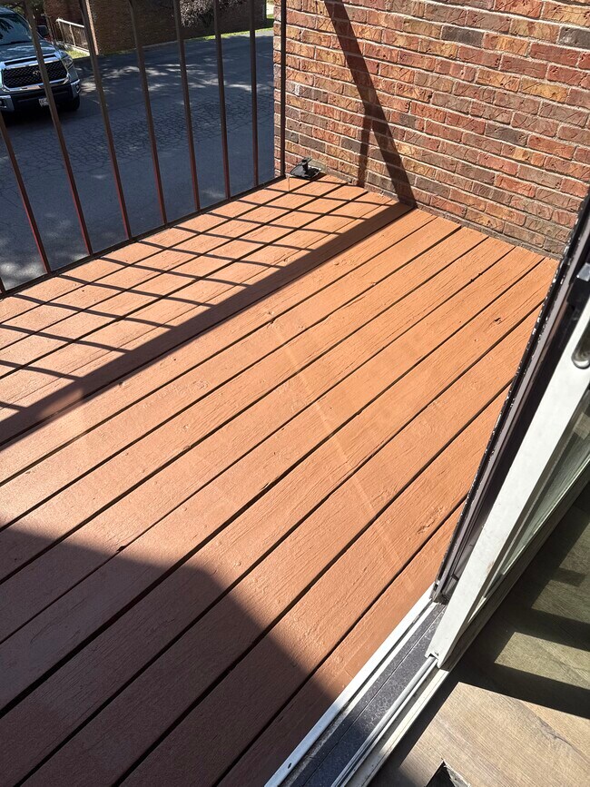 Front porch freshly painted - 36 Chestnut Hls