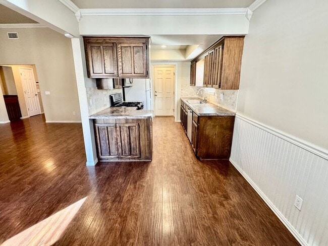 Building Photo - 8841 E 93rd St