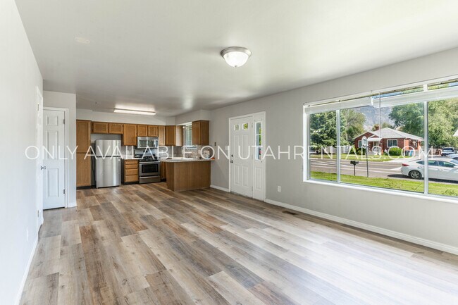 Foto del edificio - 139 N Center St