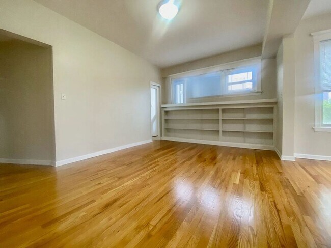 Foto del edificio - 7505 N Greenview Ave